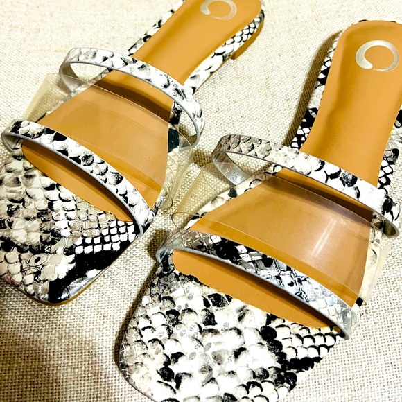 JOURNEE COLLECTION RAMIRA SLIDE SANDALS - Picture 7 of 7